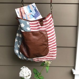 Stars and Stripes Mudd Purse!